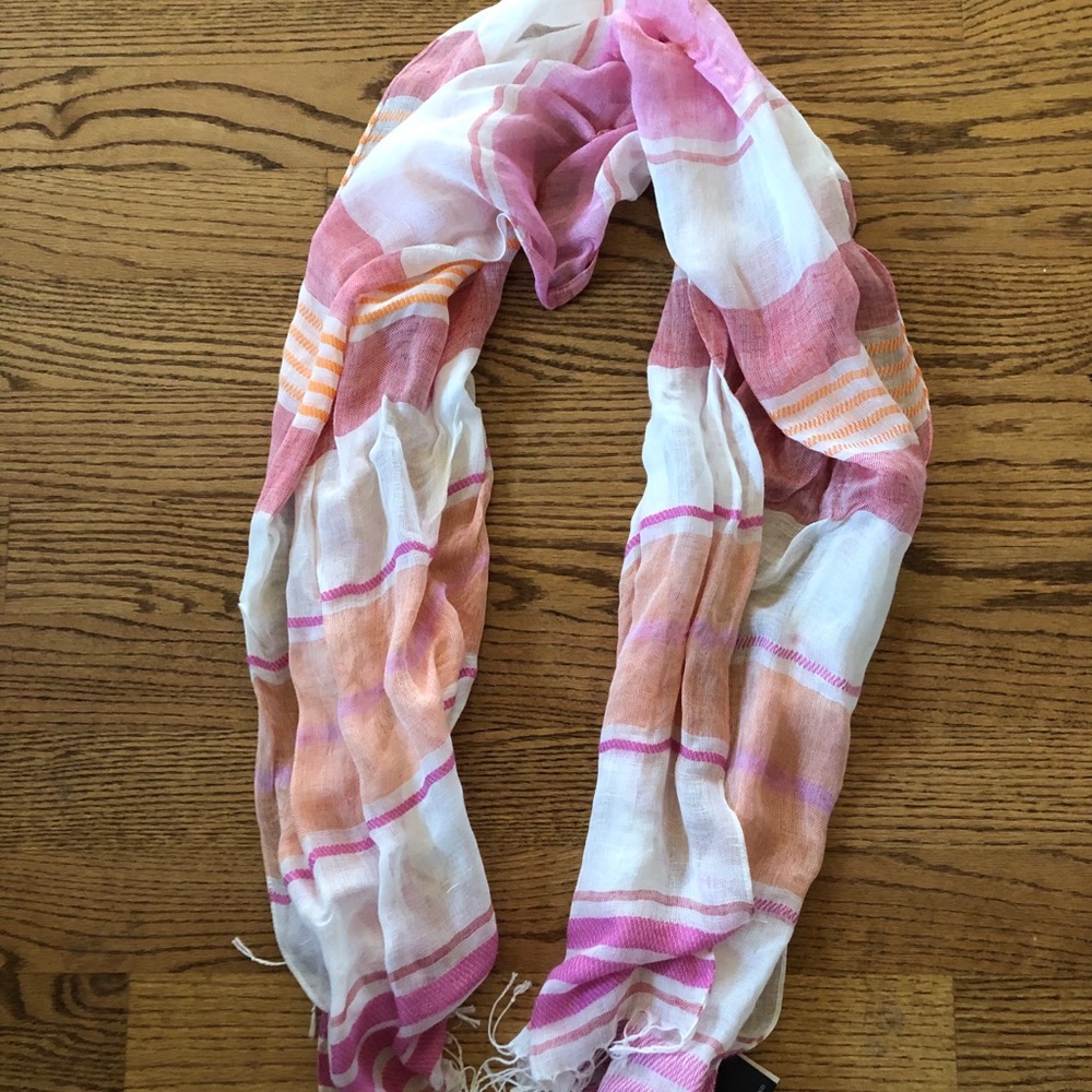 Pretty Woven Scarf w tags NEW